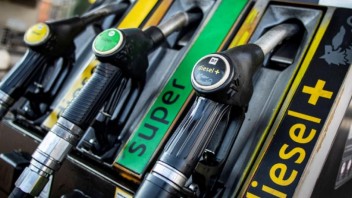 Auto - News: Diesel: perché ora costa più della benzina?