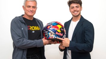 MotoGP: Di Giannantonio porta la AS Roma in MotoGP: il Lupetto sul casco di Diggia