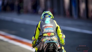 MotoGP: Valentino Rossi thanks the fans with a 'Thank you' on his suit