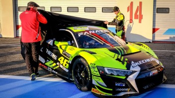 Auto - News: Il GT lo aspetta: Valentino Rossi toglie il velo all’Audi R8!