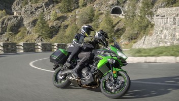 Moto - Test: Verso la prova: Kawasaki Versys 650 2022, arriva il pieno di tecnologia