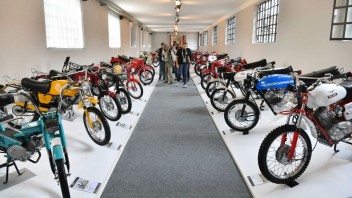 Moto - News: Museo Moto Guzzi: finalmente si alza la serranda