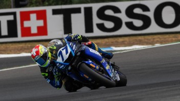 SBK: Aegerter incontenibile: pole con record a Estoril in SSP, 2° Bulega