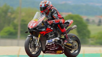 SBK: CIV: Pirro sale in cattedra a Vallelunga, clavicola rotta per Bernardi