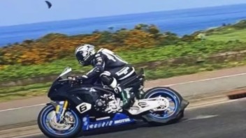 SBK: VIDEO - Il miracolo di Michael Dunlop alla NW200: gomma esplosa a 300 km/h