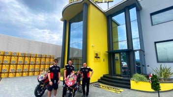 SBK: Michele Pirro e Barni dopo la doppietta di Vallelunga in visita alla Bardahl