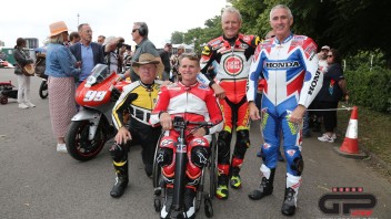 MotoGP: Goodwood, dodici titoli mondiali in una foto: Rainey, Roberts, Schwantz, Doohan