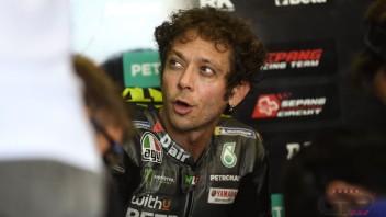 MotoGP: Rossi: "per 10 giorni ancora sono un pilota di MotoGP, ma non sono pentito"