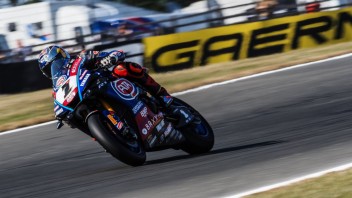 SBK: Razgatlioglu domina Gara 1, Rea induce all'errore Bautista a Donington