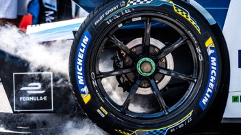 Auto - News: Michelin: in Formula E è come guidare su tre ruote