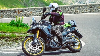 Moto - News: Suzuki dice addio al V2, arriva la V-Strom 700