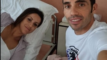 MotoGP: Pirro è diventato papà: "il trofeo più grande porta il nome di Ginevra"