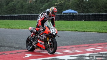 MotoAmerica: Spettacolo Petrucci: trionfa in Gara 2 in New Jersey, Gagne 3° si becca 15 secondi!