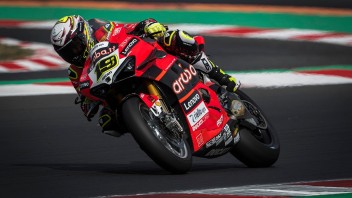 SBK: Bautista vince il duello con Rea in FP2 per soli 40 millesimi!