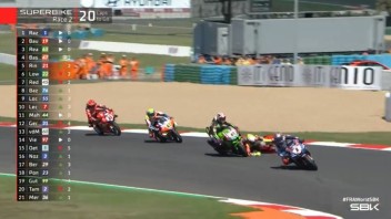 SBK: Rea stende Bautista in Gara 2: ecco il video dell’incidente