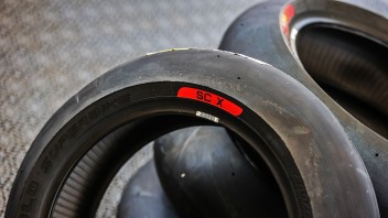 SBK: Pirelli mescola le carte a Magny-Cours: non una, ma ben due gomme nuove!