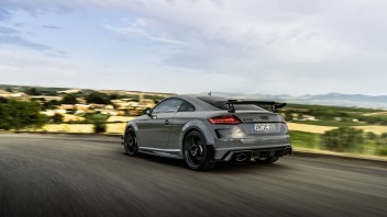 Auto - News: Audi TT RS Coupé iconic edition: sportività, in soli 100 esemplari numerati