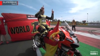 SBK: Alvaro Bautista è oro: tuta inedita e numero 1 sulla Ducati V4