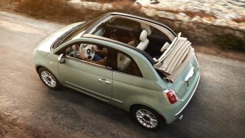 Auto - News: L’auto dell'italiano medio? “Nuova”, ibrida, sicura e sotto i 30.000 euro