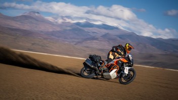 Moto - News: KTM 1290 Super Adventure R 2023: l'on-off austriaca va perfezionandosi