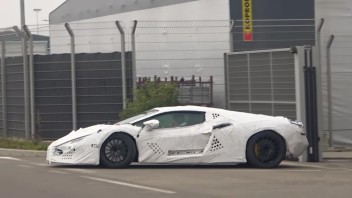 Auto - News: L'erede della Lamborghini Aventador? Beccata, eccola in video!