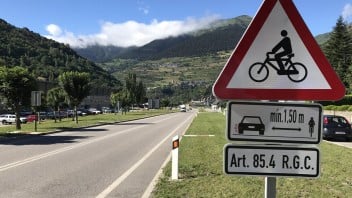 Auto - News: Codice della Strada: presto una norma sulla distanza di sorpasso dei ciclisti