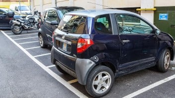 Moto - News: Microcar: divieto di parcheggio sugli stalli riservati a moto e scooter