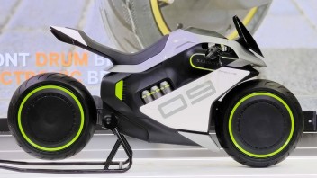 Moto - News: Segway: ecco la moto elettrica a idrogeno a stato solido