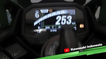 Moto - News: Kawasaki Ninja ZX-4RR: qual è la velocità massima? Ecco qualche indizio