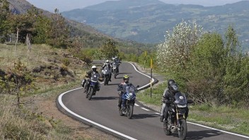 Moto - News: Triumph Adventure Experience Sport 2023: alla scoperta della Val Trebbia