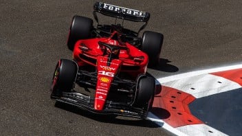 Auto - News: F1, Leclerc vola nelle Qualifiche di Baku: è in pole davanti a Verstappen