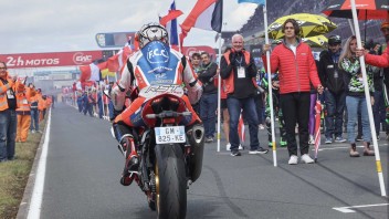 SBK: Gino Rea è tornato in pista a Le Mans su una Honda CBR nella parade lap