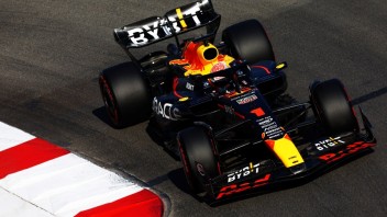 Auto - News: F1, Verstappen batte Alonso e si prende la pole a Monaco, 3° Leclerc