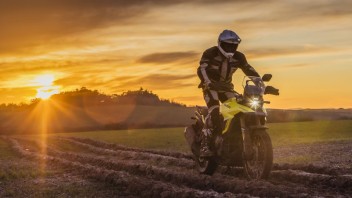 Moto - News: Suzuki V-Strom 800DE e 1050DE: all’HAT Adventourfest 2023, test ride per tutti