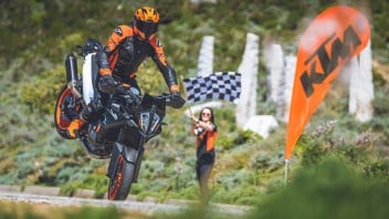 Moto - News: KTM “Tech Pack”: la promozione dedicata alla nuova 890 SMT