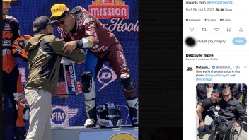 MotoAmerica: Kevin Schwantz onora l'Highlander Jeremy McWilliams a Laguna Seca