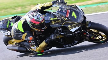 SBK: Ryan Vickers la spunta nel diluvio del British Superbike a Brands Hatch