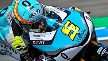 Moto3: Silverstone: Masia in pole sul bagnato, Holgado ancora per terra