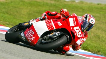 MotoGP: Capirossi and first Ducati victory: “The GP03 leaked oil and burned you”