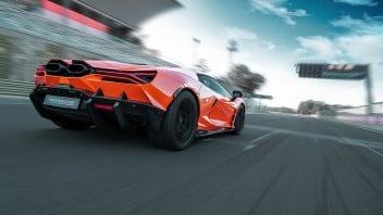 Auto - News: Lamborghini Revuelto: la prova in pista del Factory Driver Andrea Caldarelli