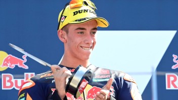 Moto2: Acosta ammette: “KTM sta spingendo per farmi salire sulla RC16”