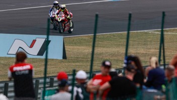 SBK: La Superbike torna in azione: la caccia a Bautista riparte da Magny-Cours