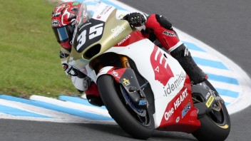 Moto2: Chantra domina il GP del Giappone, sul podio Ogura e Acosta