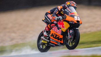 Moto3: Oncu fa risuonare l'inno turco a Phillip Island, beffa Sasaki all'ultimo giro