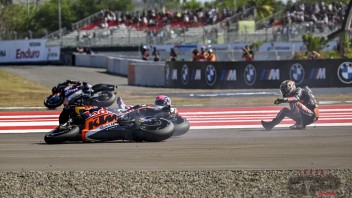 MotoGP: VIDEO - L'errore di A.Espargarò nella Sprint Race: falciato Binder