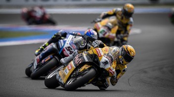 SBK: Bautista vince, Toprak retrocesso per track limit a Jerez dopo un duello furibondo