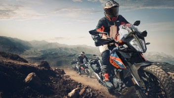 Moto - News: KTM 390 Adventure 2023: "Orange Rush" la promo che mancava