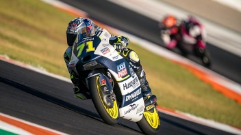 Moto3: Sasaki saluta la Moto3 vincendo a Valencia, sul podio Alonso e Ortolà