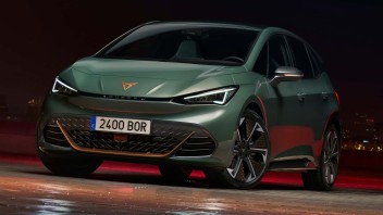 Auto - News: Cupra Born VZ: trazione integrale e 326 CV per l'elettrica spagnola