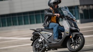 Moto - Scooter: Vmoto CPx: è lo scooter elettrico  più venduto a Milano nel 2023